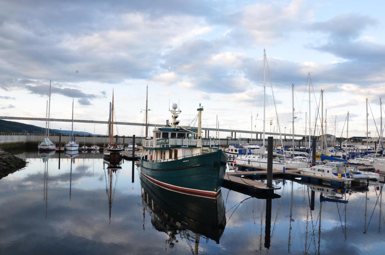 The Boat And Breakfast Bed & Breakfast Inverness Exterior photo